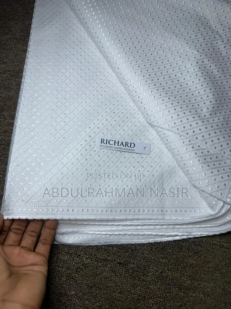 *Richard* *Embroidries* Polished Menlace