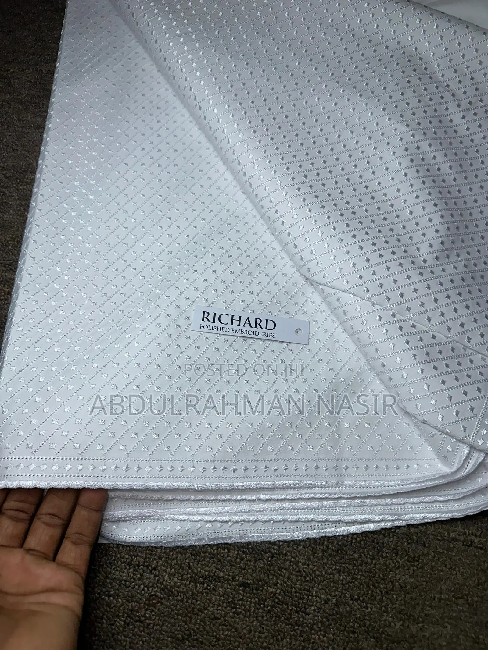 *Richard* *Embroidries* Polished Menlace
