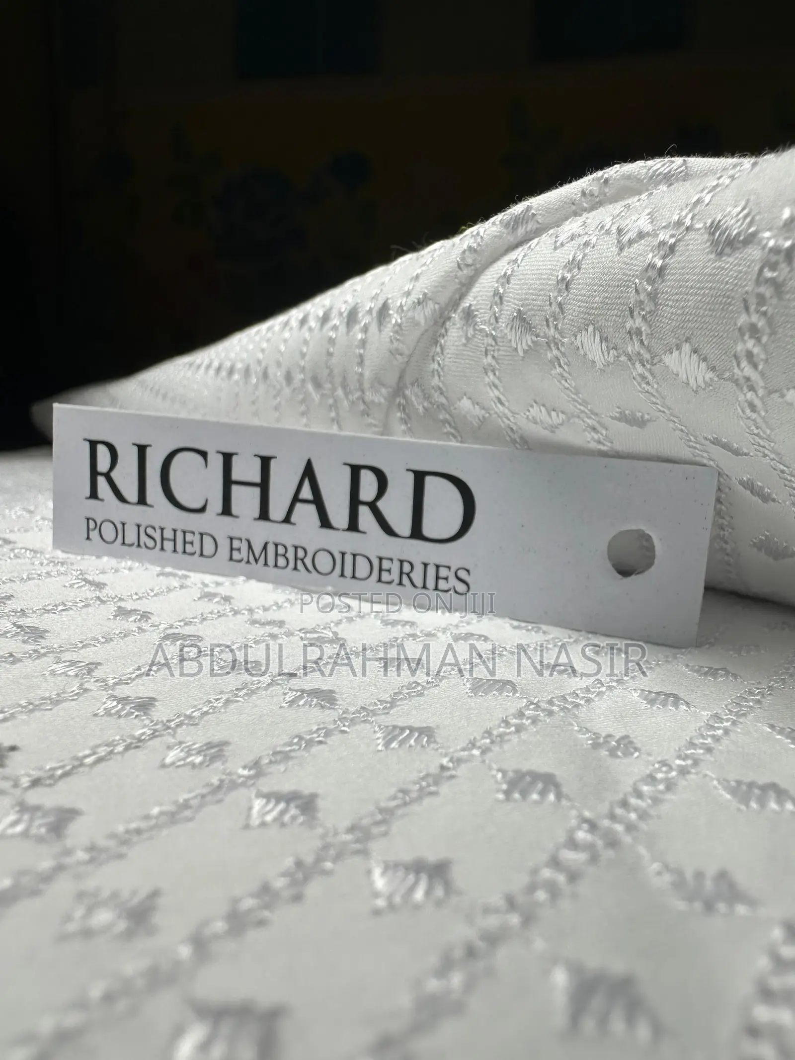 *Richard* *Embroidries* Polished Menlace
