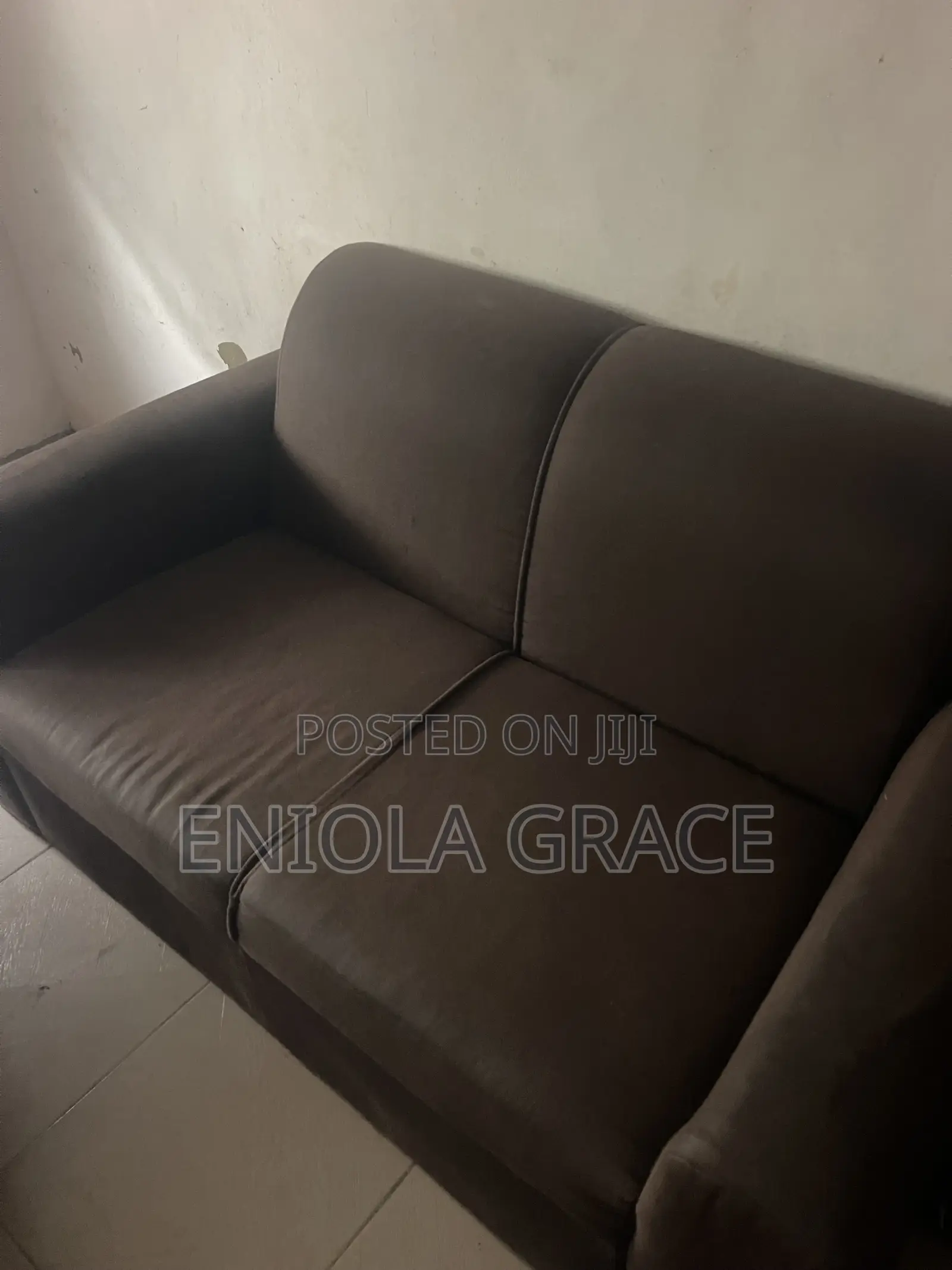 Neatly Used Chair - Declutter