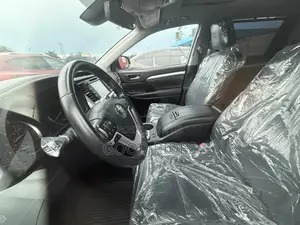 Toyota Highlander XLE 2019 Silver