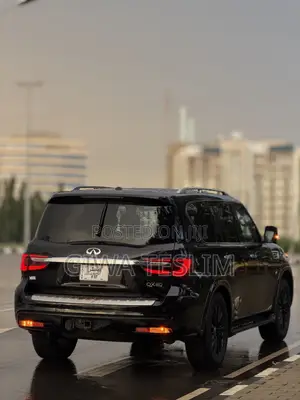 Infiniti QX80 PREMIUM SELECT 2022 Black