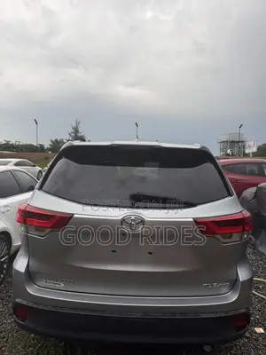 Toyota Highlander XLE 2019 Silver
