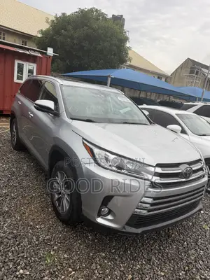 Toyota Highlander XLE 2019 Silver