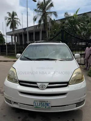 Toyota Sienna 2005 White