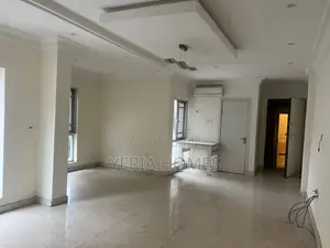 2bdrm Apartment in Lekki Phase 1 for rent