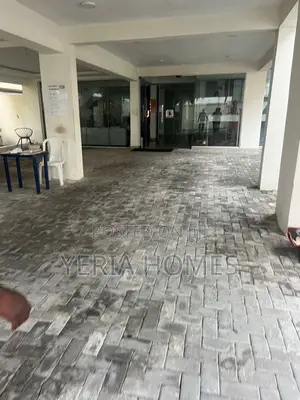 2bdrm Apartment in Lekki Phase 1 for rent