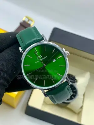 Daniel Wellington Leather Watch for Men, Slim Dial Interface.