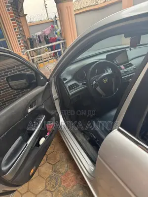 Honda Accord 2012 Silver