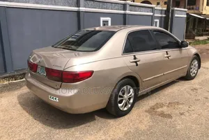 Honda Accord 2005 Gold