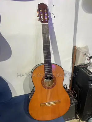 Yamaha Cx40 Electro-Acoustic Concert Classical Guitar