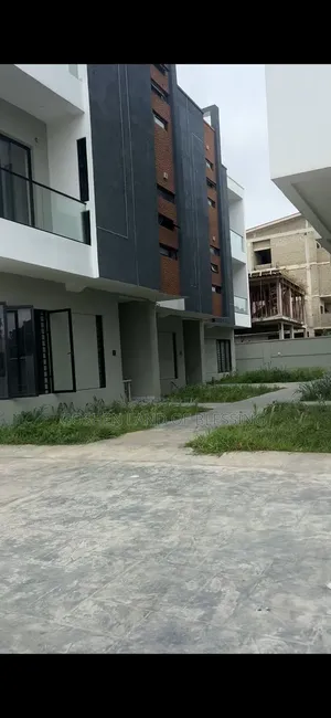4bdrm Duplex in Adeniyi Jones Ikeja for sale