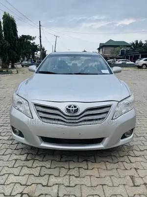 Toyota Camry LE 4dr Sedan (2.5L 4cyl 6A) 2011 Silver
