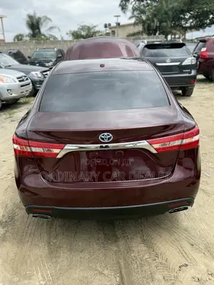 Toyota Avalon XLE Sedar FWD (3.5L 6cyl 6A) 2013 Burgundy