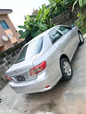 Toyota Corolla LE 4dr Sedan (1.8L 4cyl 4A) 2012 Silver