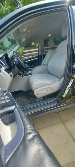 Toyota Highlander 2015 Black