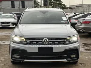 Volkswagen Tiguan 2.0T SEL AWD 4MOTION 2018
