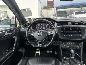 Volkswagen Tiguan 2.0T SEL AWD 4MOTION 2018