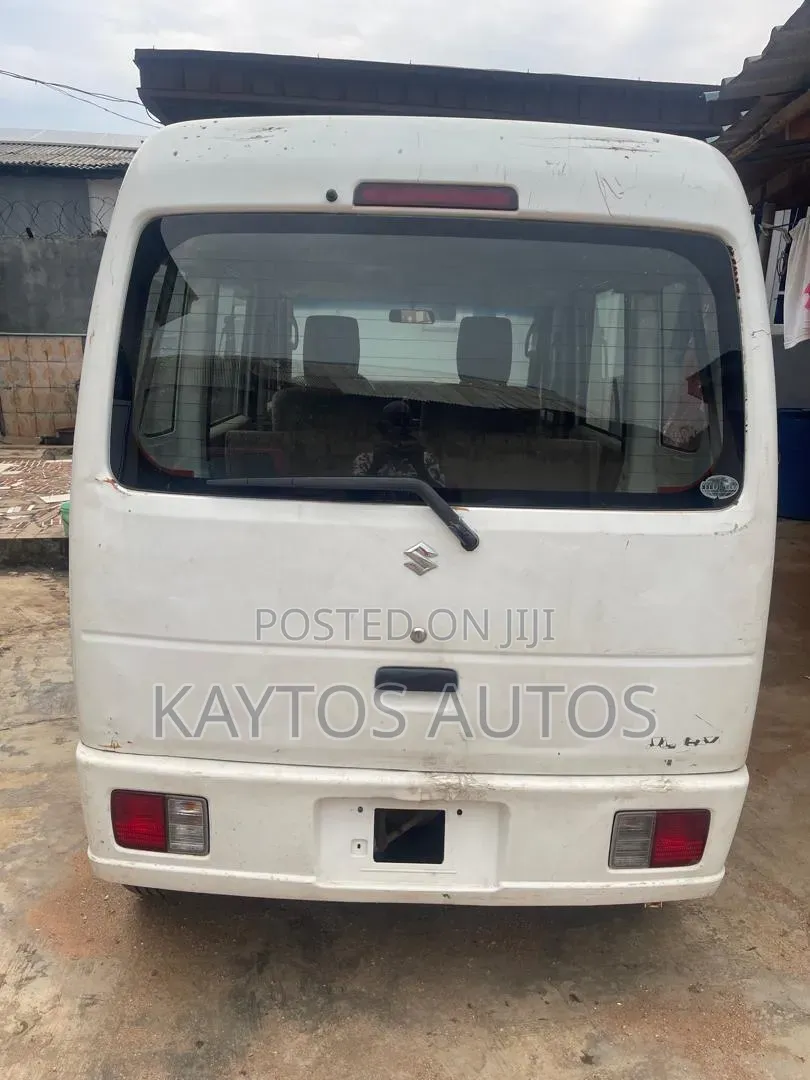 Suzuki Every Wagon 2012 White