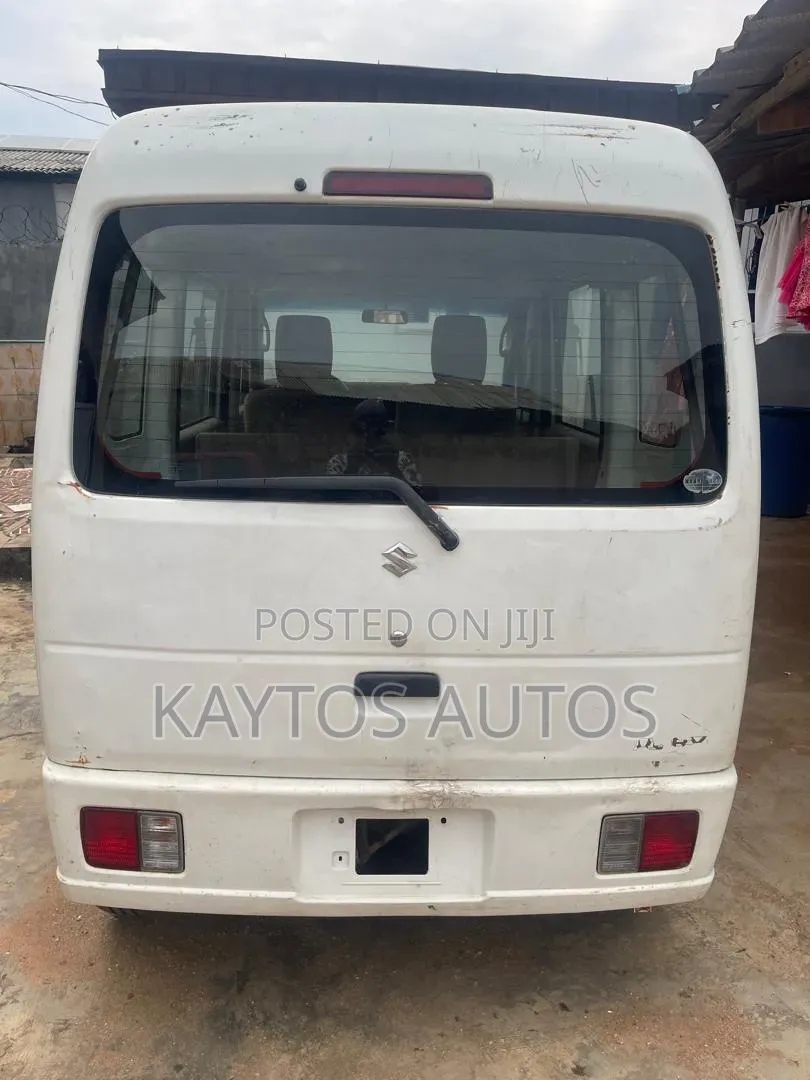 Suzuki Every Wagon 2012 White