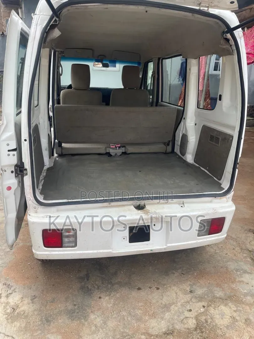 Suzuki Every Wagon 2012 White