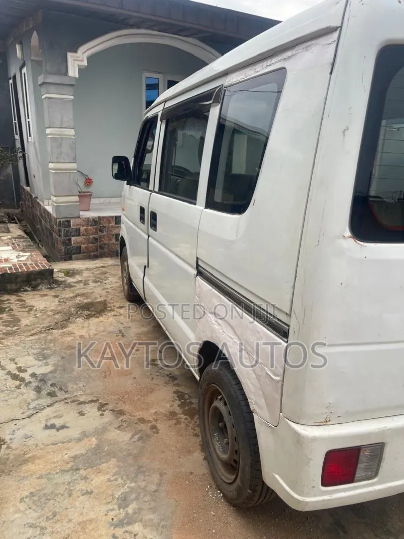 Suzuki Every Wagon 2012 White