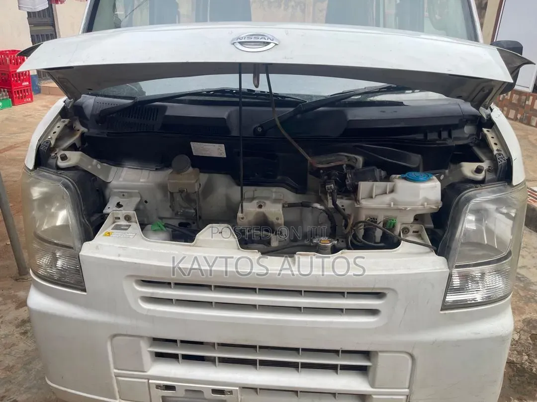 Suzuki Every Wagon 2012 White