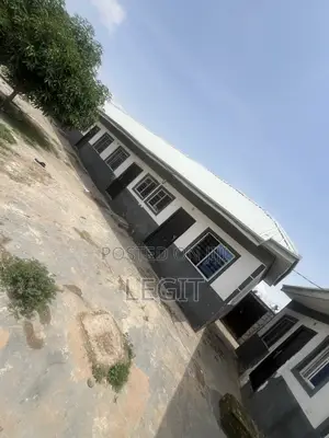 18 Units of Student Lodge