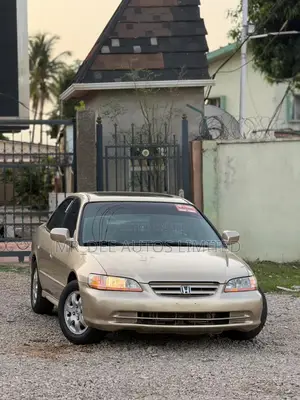 Honda Accord 2000 Gold