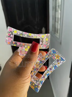 Medium Size Claw Clip