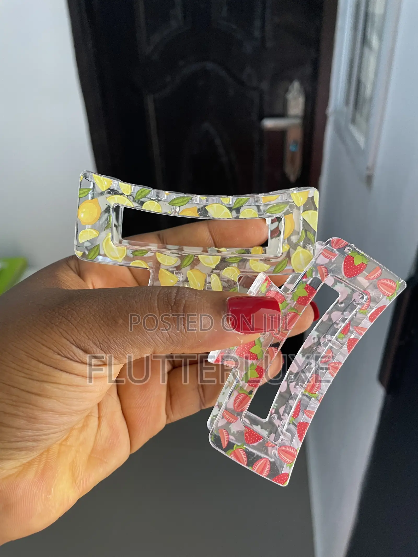 Medium Size Claw Clip