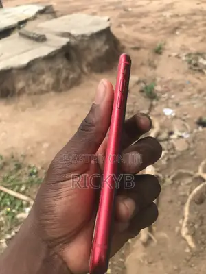 Apple iPhone 11 128 GB Red