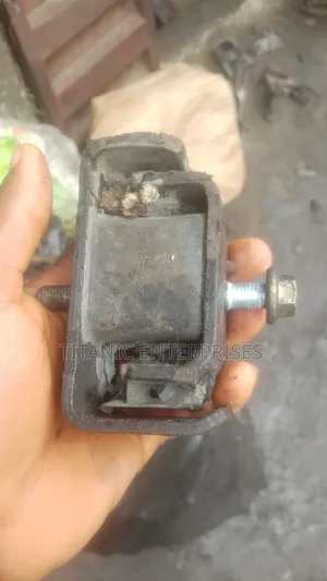 Engine Seating (Engine Mount) for New Model Daihatsu Hijet Shuttle Bus