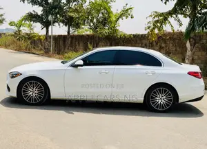 Mercedes-Benz C300 2023 White
