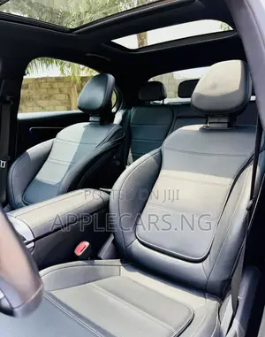 Mercedes-Benz C300 2023 White