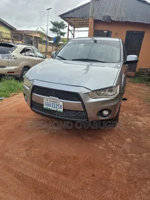 Mitsubishi Outlander SE 2010 Gray
