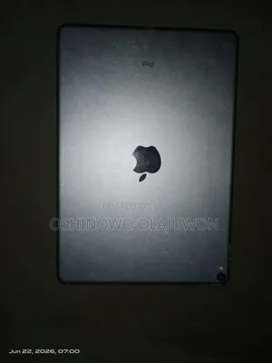 Apple iPad Pro 12.9 (2022) 64 GB Gray