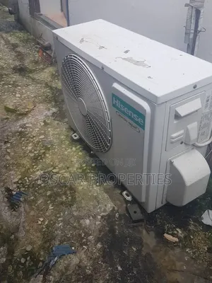 Neatly Used 1.5hp Hisense Inverter Ac With Complete Accessories