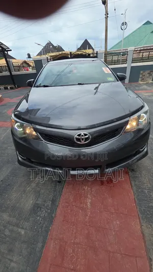 Toyota Camry 2013 Gray