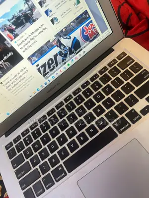 Laptop Apple MacBook Air 2017 16GB Intel Core i5 HDD+SSD 512GB