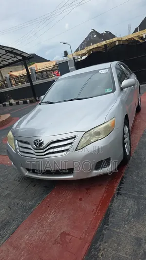 Toyota Camry LE 4dr Sedan (2.5L 4cyl 6A) 2011 Silver
