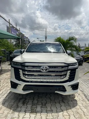Toyota Land Cruiser 4.6 V8 VXR 2016 White