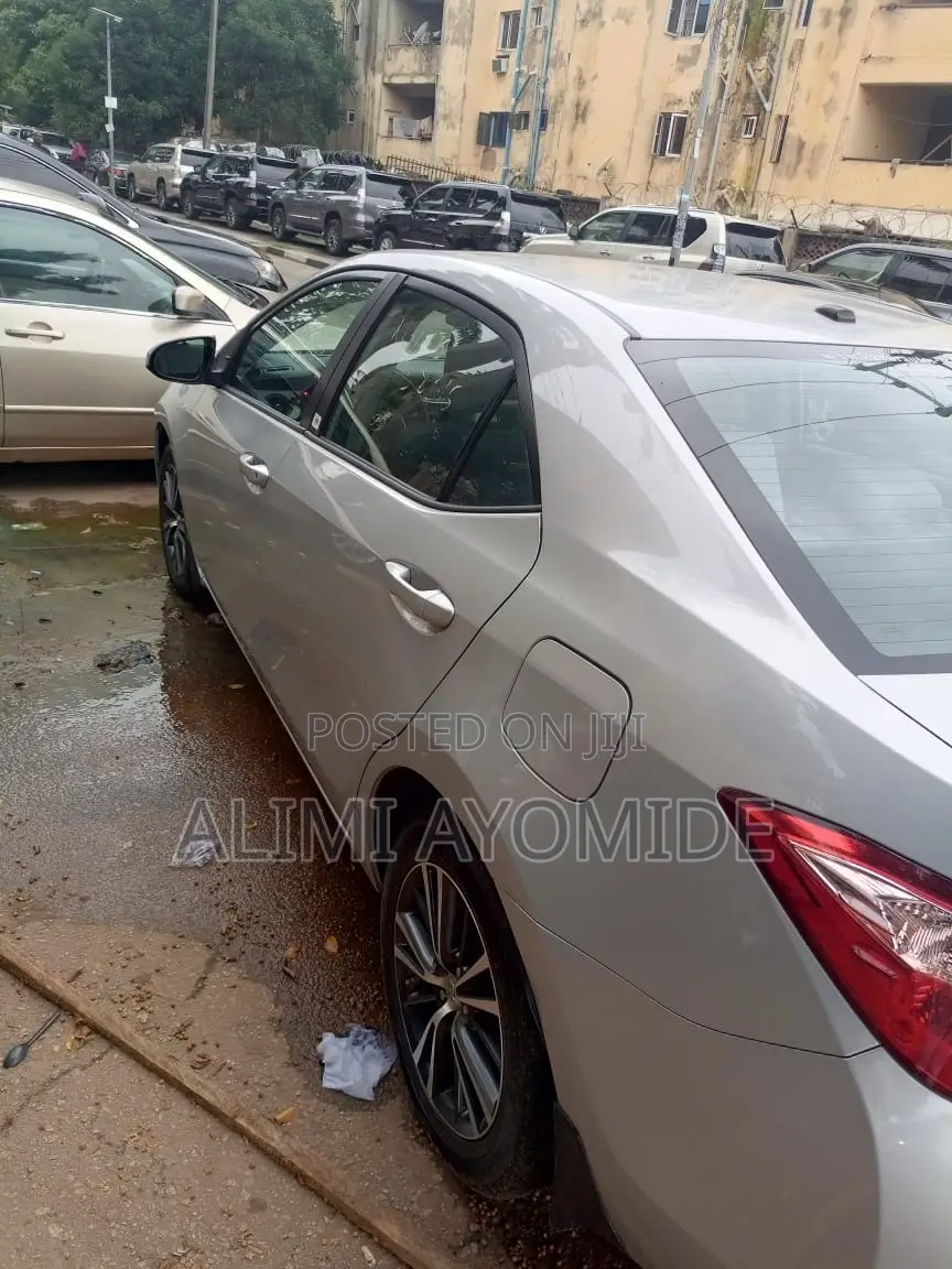 Toyota Corolla 2018 Silver