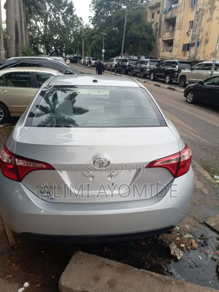 Toyota Corolla 2018 Silver