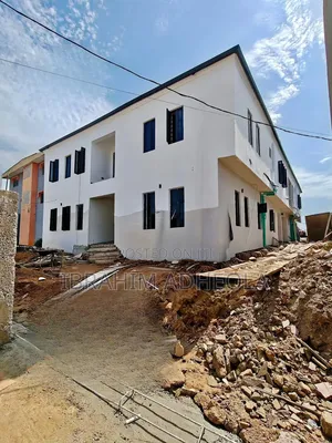 3bdrm Apartment in Gbagada, Millenuim/UPS for sale