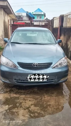 Toyota Camry 2004 Blue