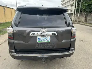 Toyota 4-Runner Limited 4dr SUV 4WD (4.0L 6cyl 5A) 2014 Gray