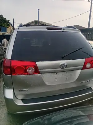 Toyota Sienna 2005 Gold