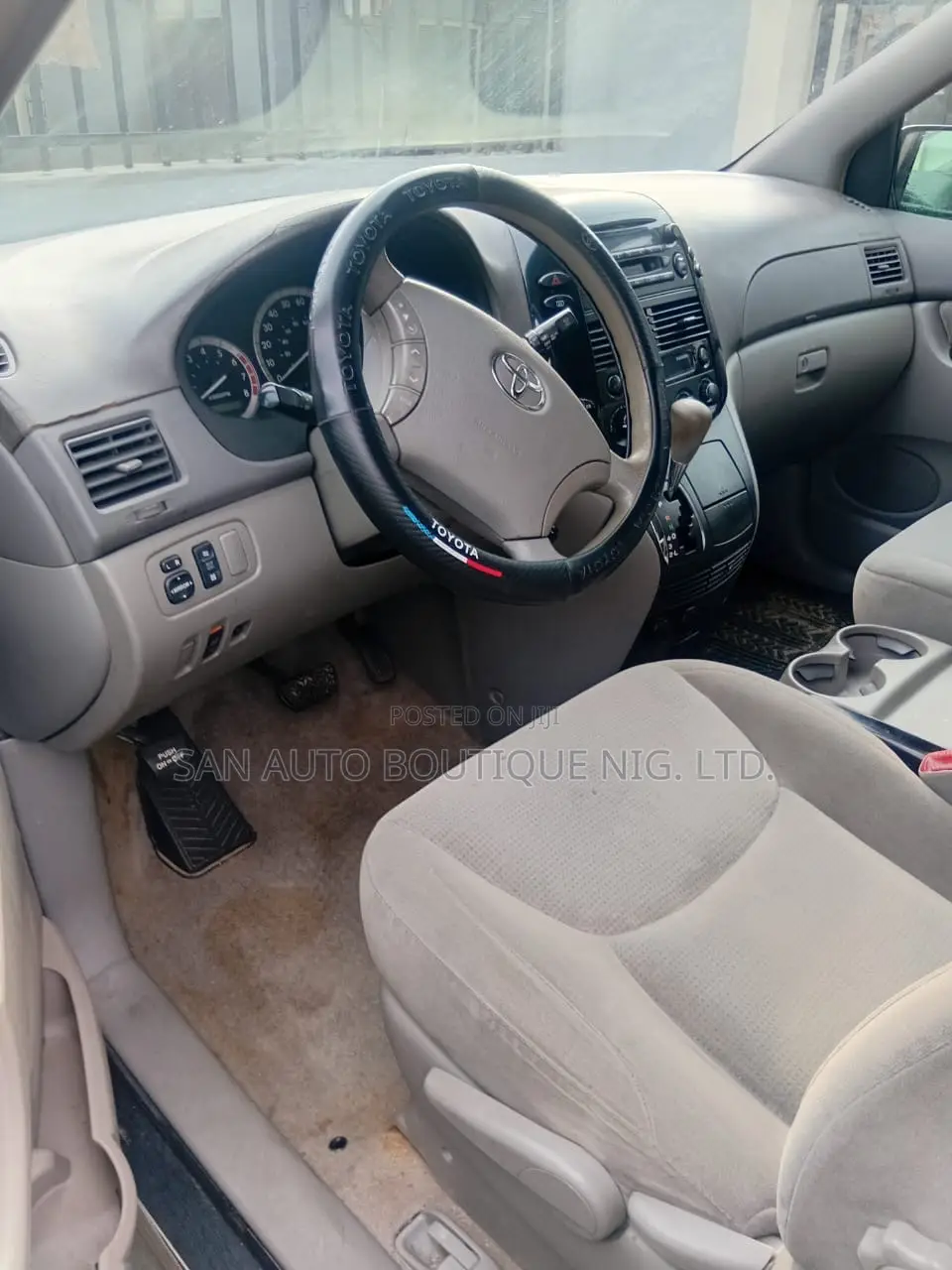 Toyota Sienna 2005 Gold
