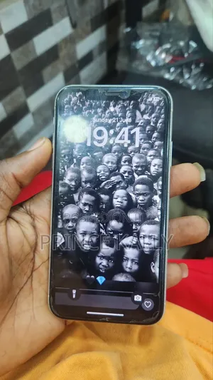 Apple iPhone XR 64 GB White